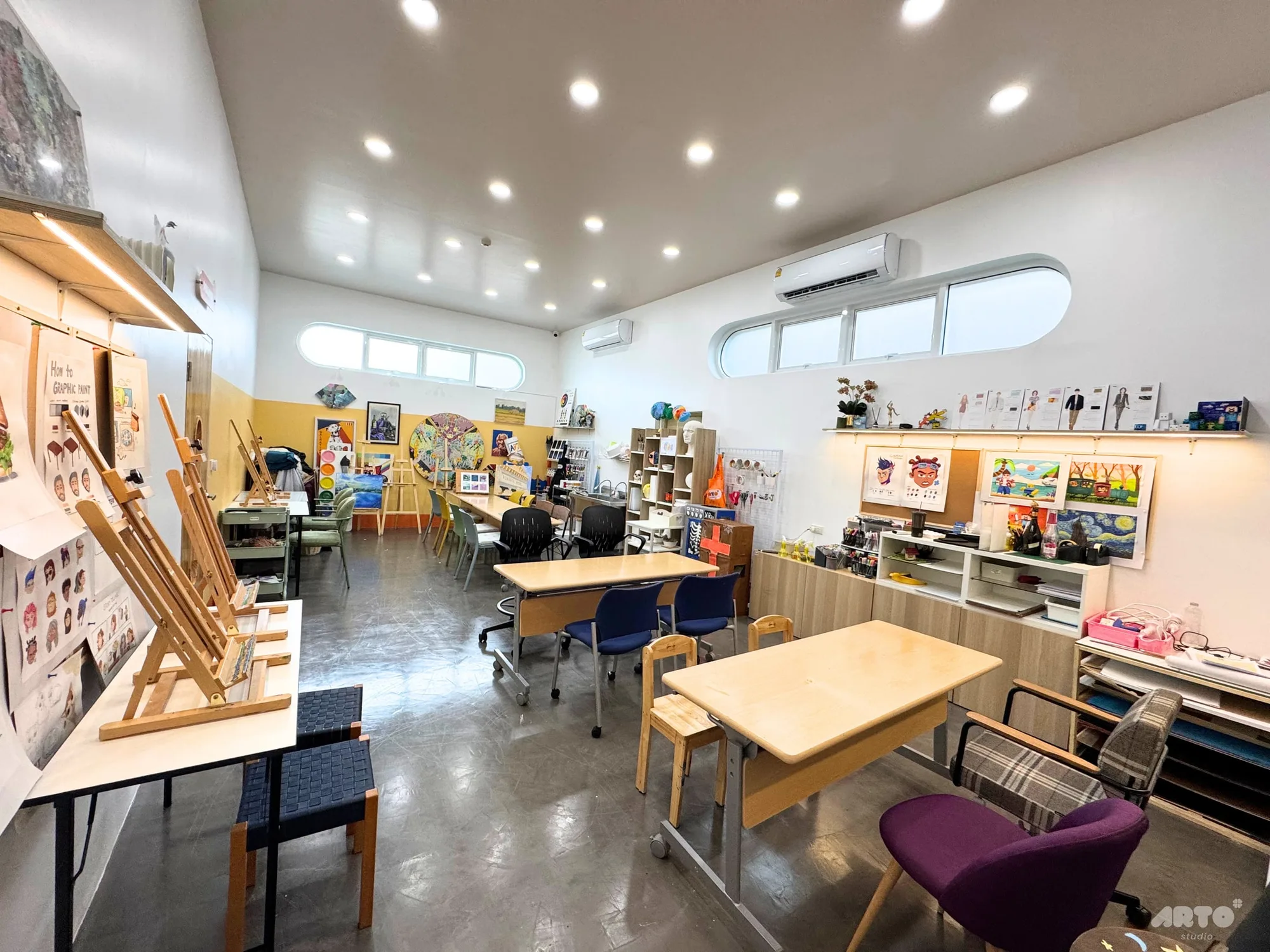 สาขา Sand Haus (เหม่งจ๋าย) — มุมขาตั้งวาดภาพ
